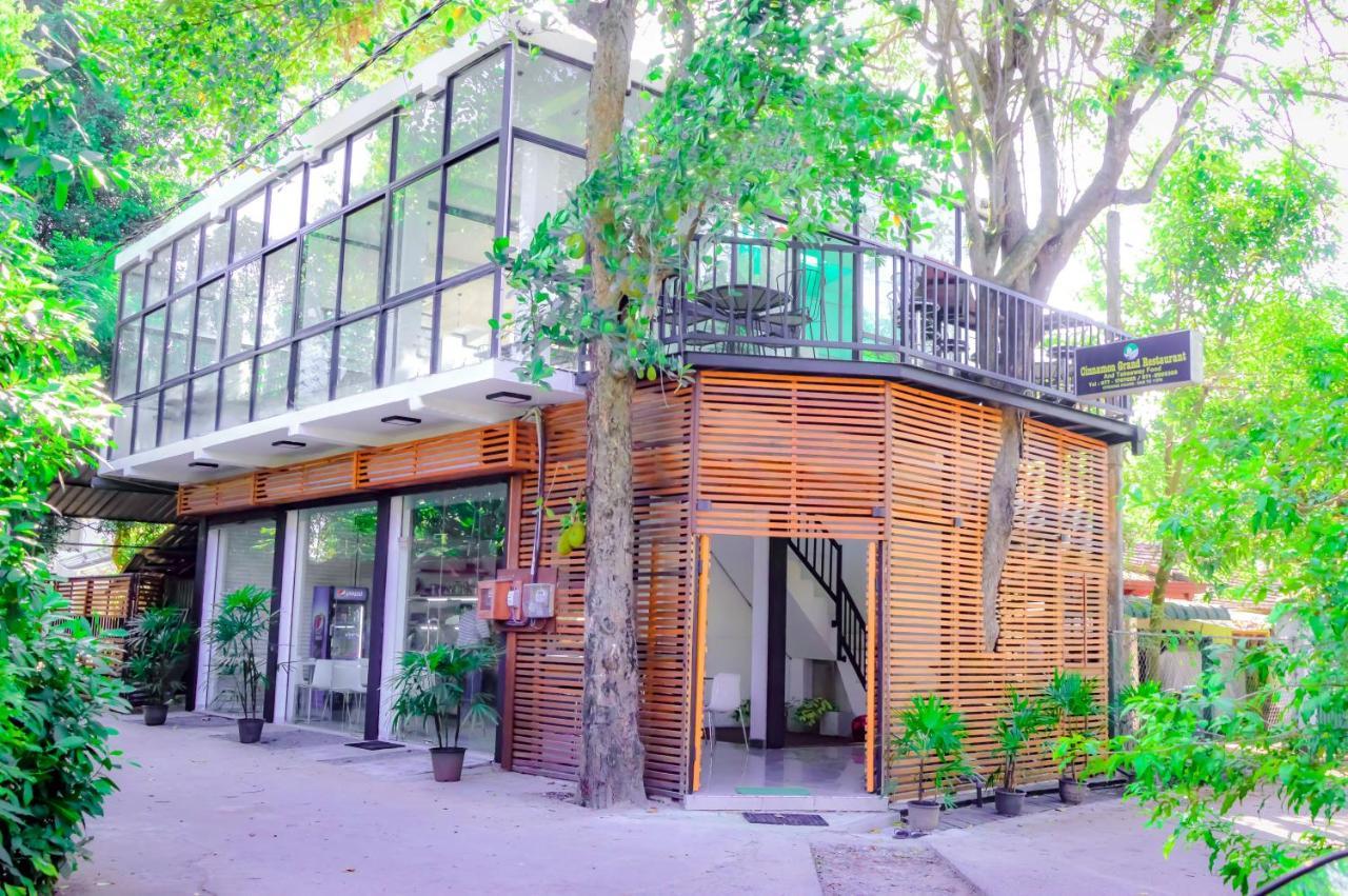 Cinnamon Airport Residencies Катунаяка Экстерьер фото