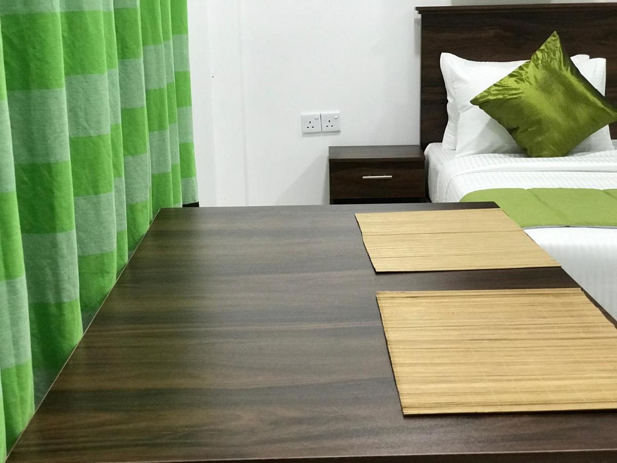 Cinnamon Airport Residencies Катунаяка Экстерьер фото