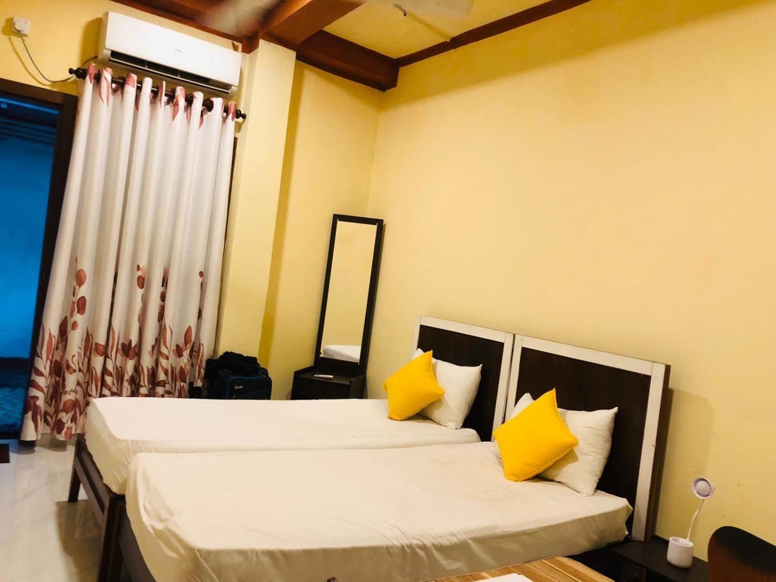 Cinnamon Airport Residencies Катунаяка Экстерьер фото